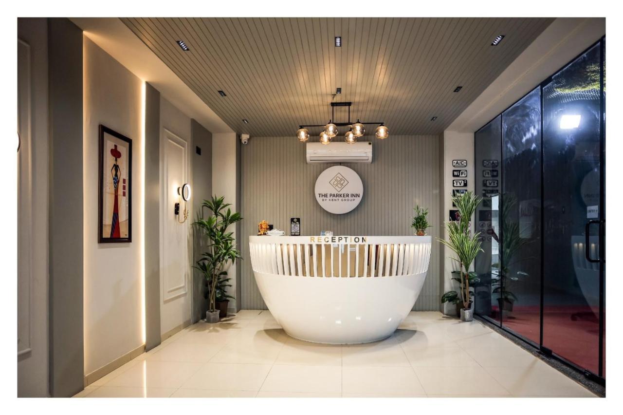 Hotel The Parker Inn By Kbnt Group Surat Ngoại thất bức ảnh